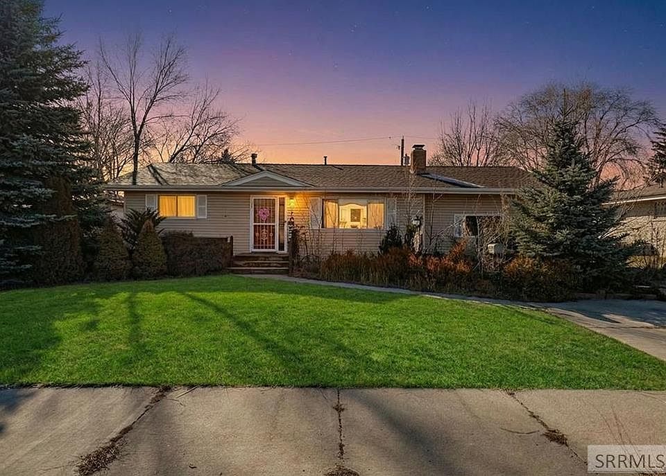 1st image of 670 Garfield St