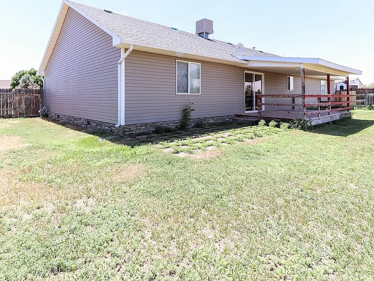 900 Tropic St — Photo 4