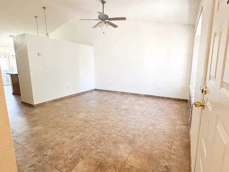 3025 W Irma Ln — Photo 22