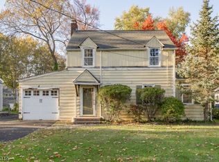 14 Holmes Oval, New Providence, NJ 07974