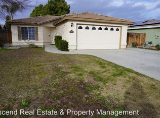 8700 Icicle Creek Dr, Bakersfield, CA 93312