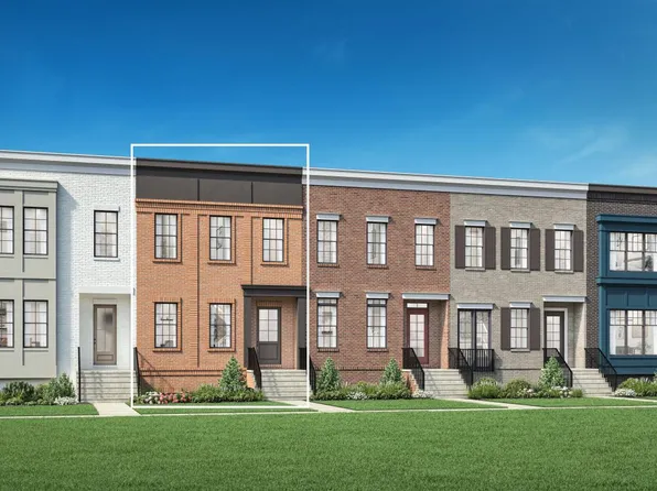 323 S Ctr, Northville, MI 48167