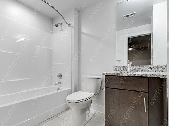 5th image of 3003 Parkwood Ave #209
