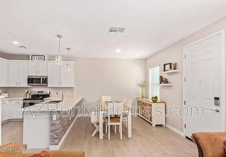 155 N Lakeview Blvd #136 — Photo 6