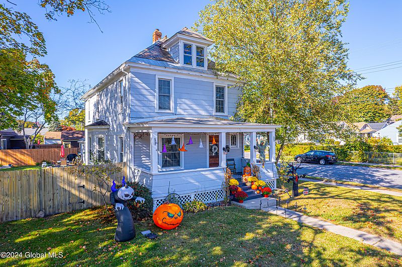3rd image of 9 N Holmes Street