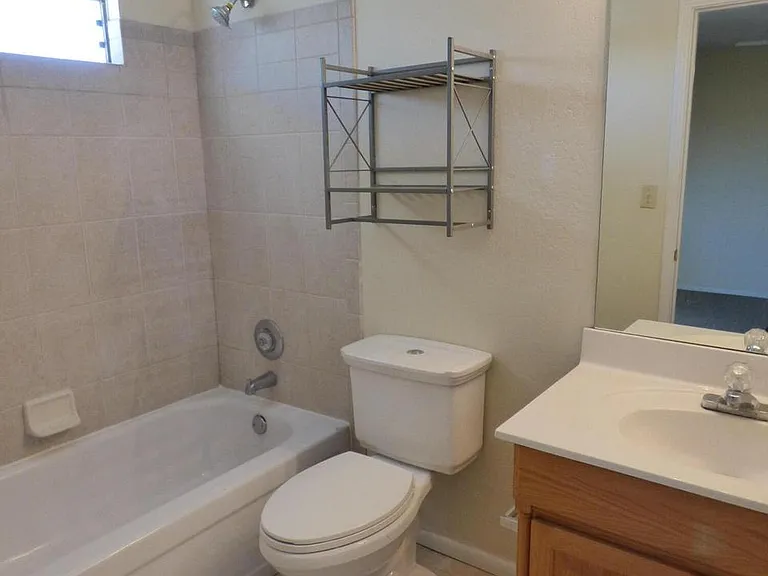 1501 E Prince Rd #B — Photo 19