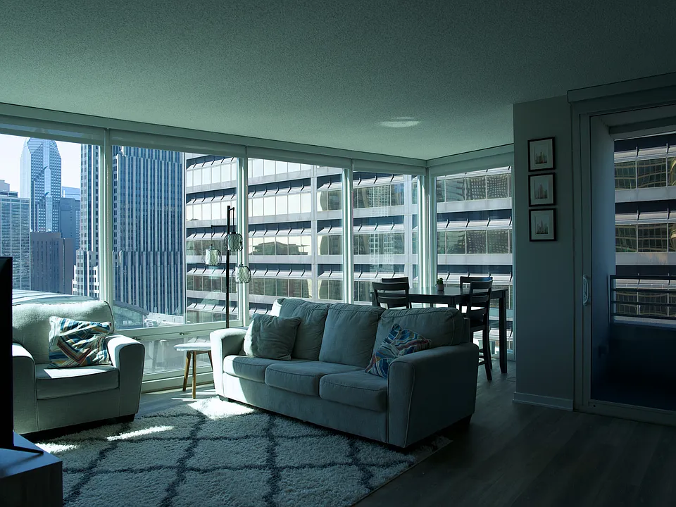 345 E Ohio St #3204