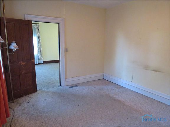 4th image of 85 Coe St