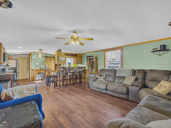 3rd image of 685 James Springs Rd