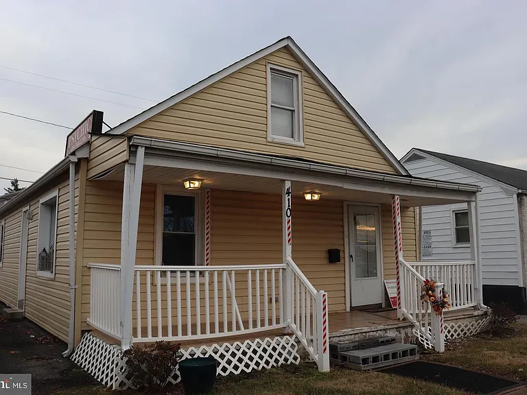 410 Winters Ln — Photo 6