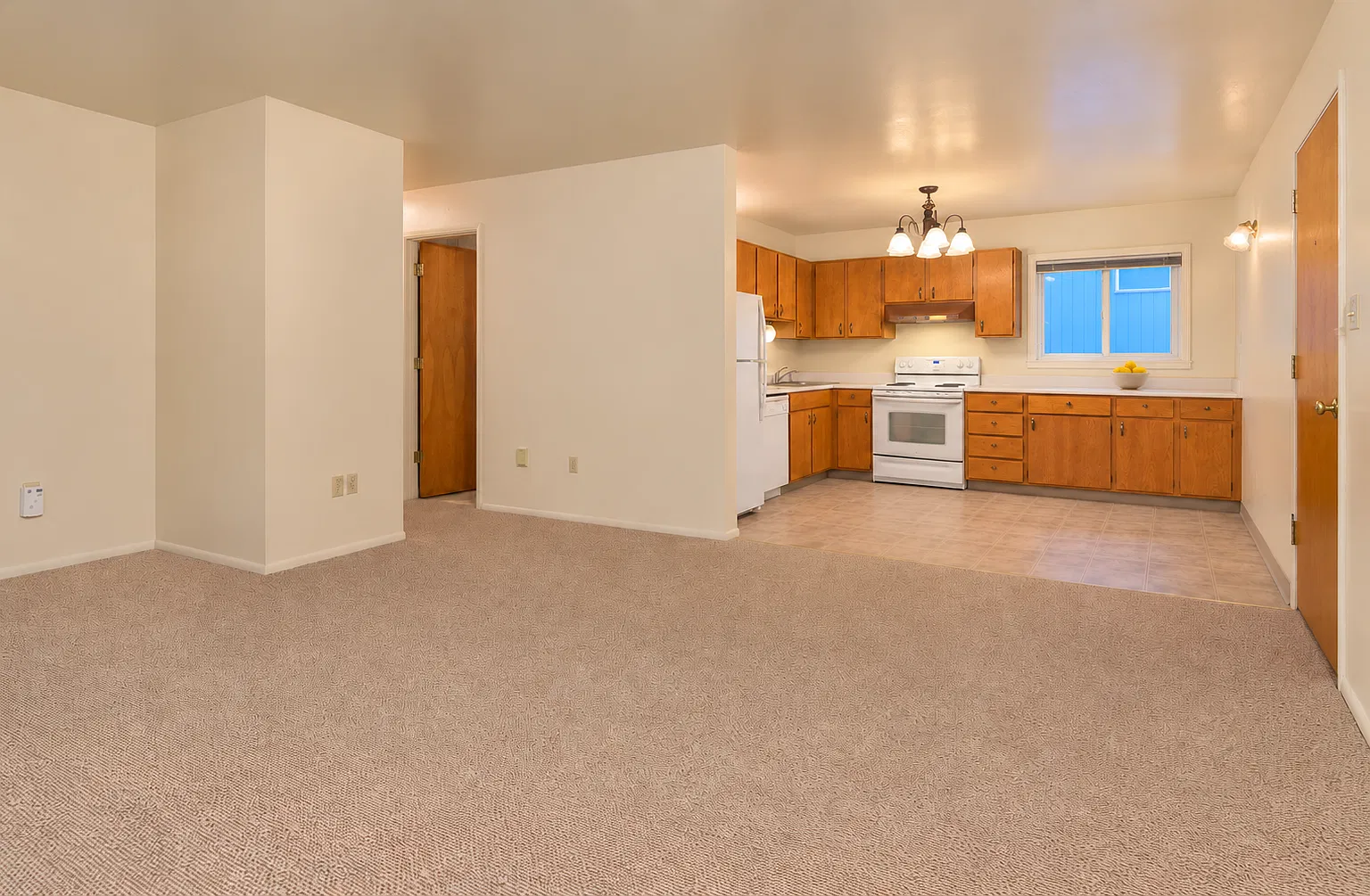 2 bed, 950 sqft, $1,650 — Photo 1