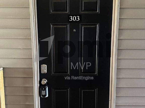 2nd image of 90 Stornoway Dr W #303