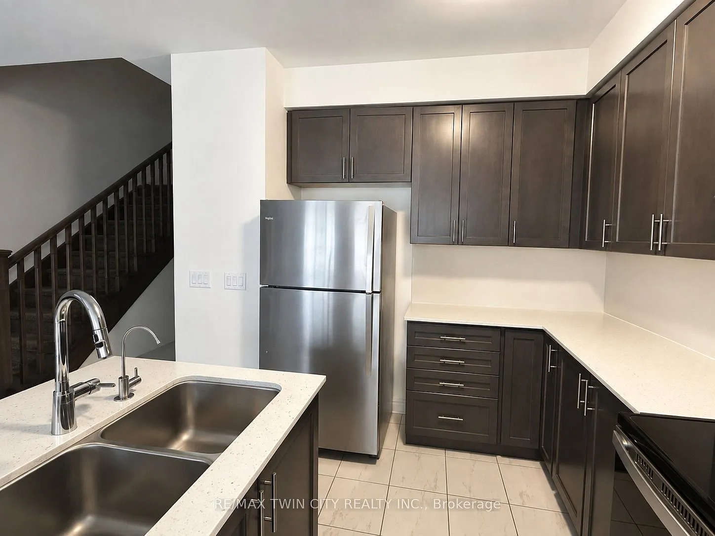 3 bed, $2,850 — Photo 2