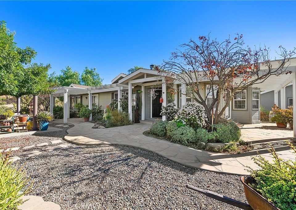 1st image of 39530 Spanish Oaks Dr