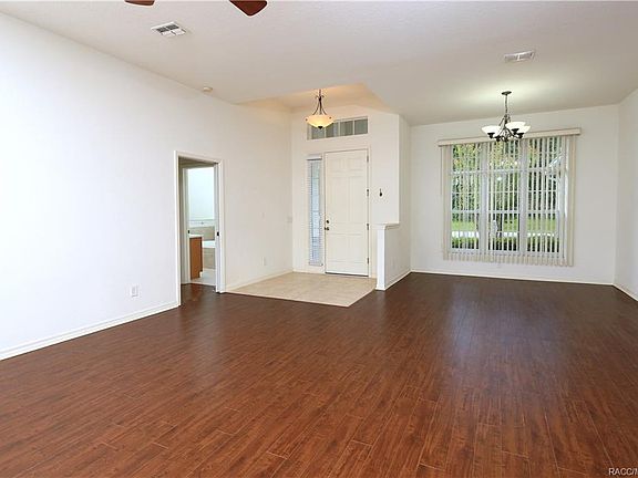 3rd image of 3438 N Canterbury Lake Dr
