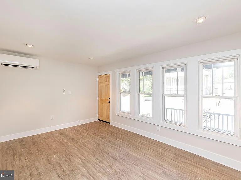550 N Loudoun St #1 — Photo 10