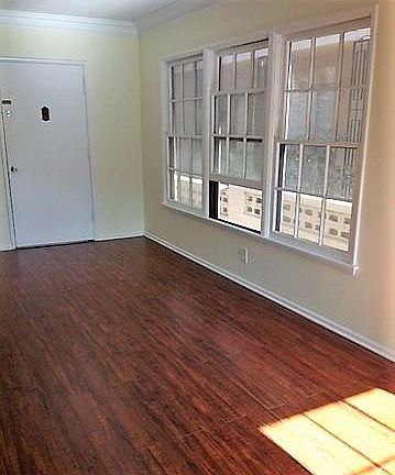 2nd image of 1020 S Wooster St