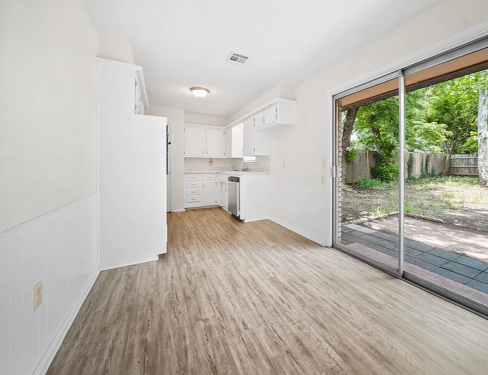 3 bed, 929 sqft, $1,400 — Photo 4
