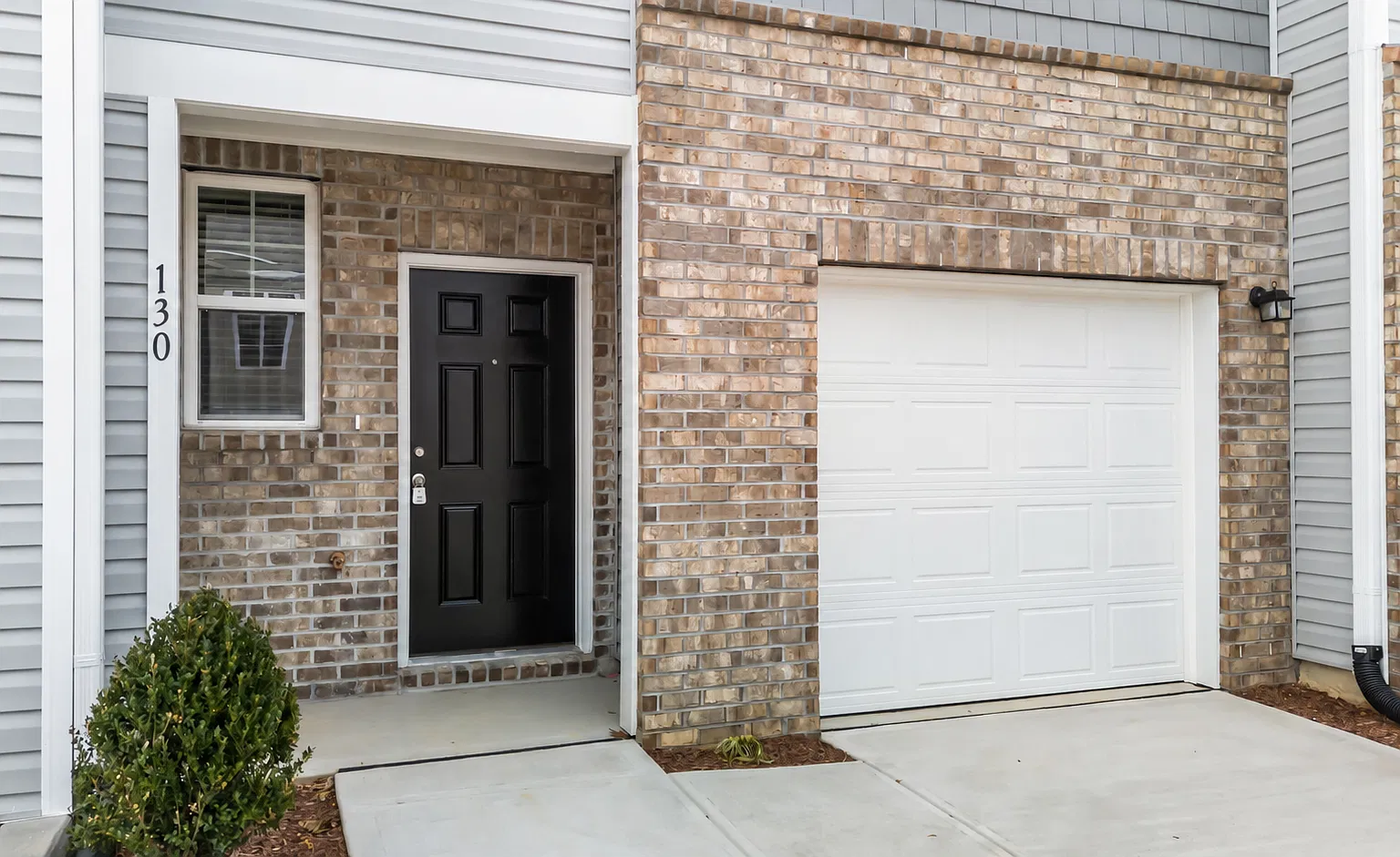 3 bed, 2.5 bath, 1386 sqft, $1,850 — Photo 1