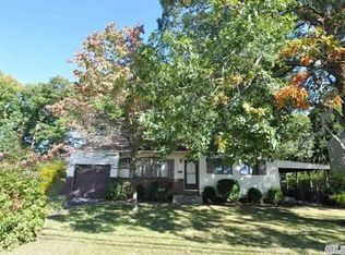 394 Oakwood Rd, Huntington Station, NY 11746