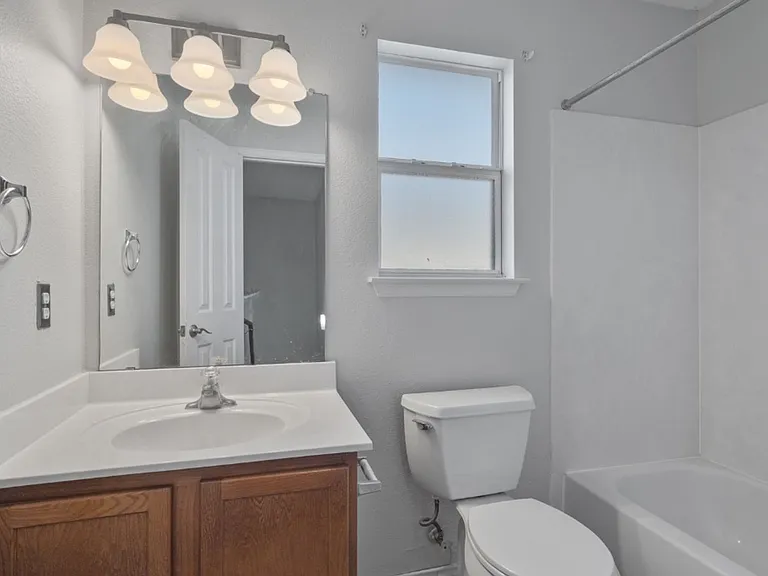 120 Brazos Ln — Photo 23