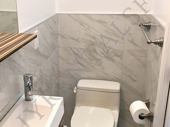 4th image of 630 19th Ave APT 2