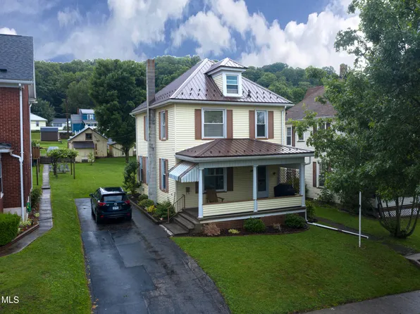 727 W 3rd St, Williamsburg, PA 16693