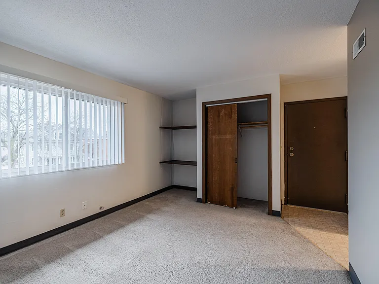 1114 G St #6 — Photo 1