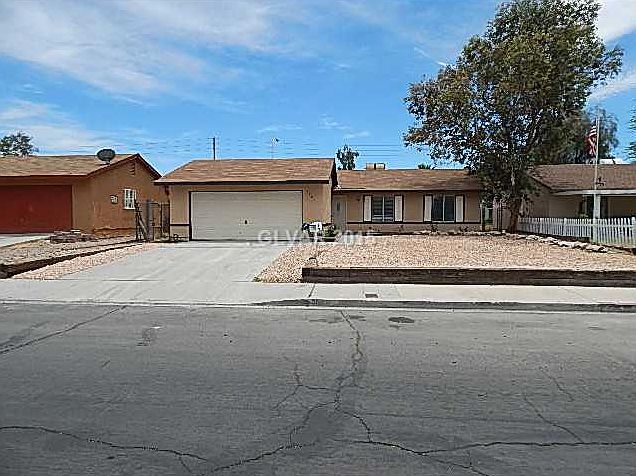1st image of 4007 Shady Oak Dr
