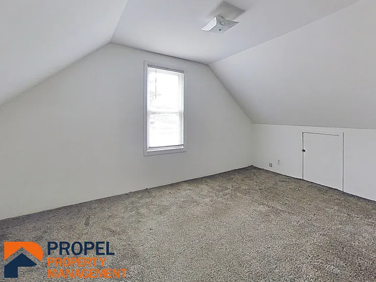 18676 Brady — Photo 10