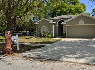 827 Parsons Pointe St, Seffner, FL 33584