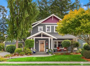 8966 N Town Dr NE, Bainbridge Island, WA 98110
