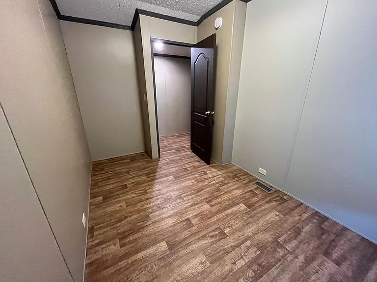 3831 SW South Park Ave — Photo 13