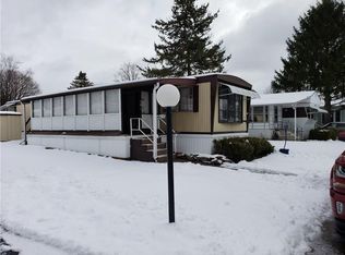 79 Onondaga Ln, Manchester, NY 14504