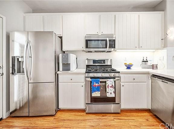 2nd image of 19 Bluff Cove Dr