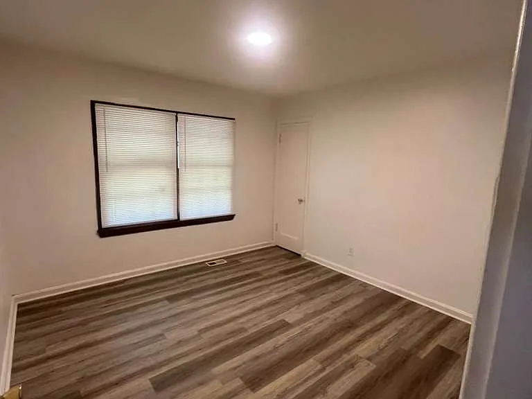 6305 Peurifoy Ave — Photo 8