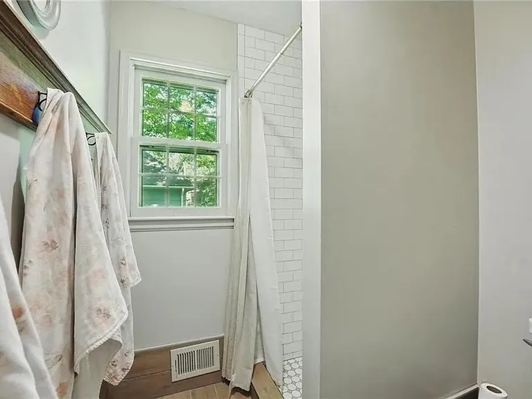6817 N Bellefontaine Ave — Photo 23