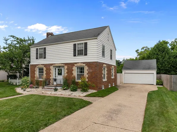 1521 S Memorial Dr, Appleton, WI 54915