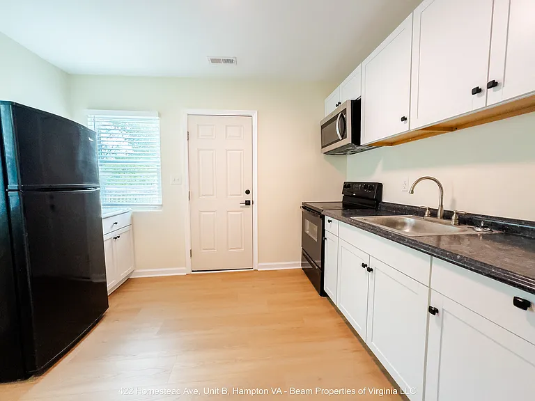 422 Homestead Ave #B — Photo 17