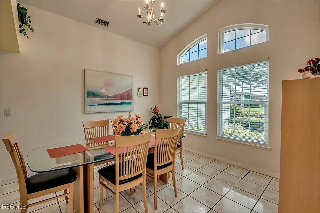 3 bed, 2.0 bath, 1811 sqft, $6,500 — Photo 4