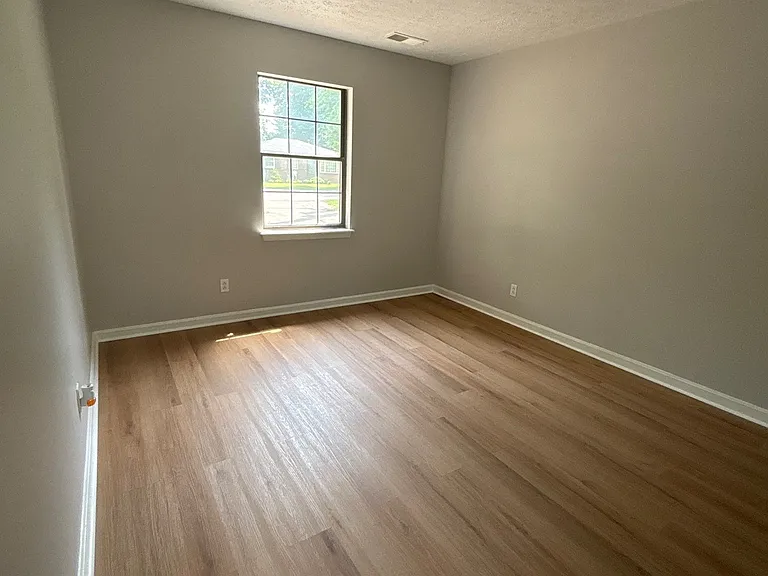 418 Lyndon Ln — Photo 20