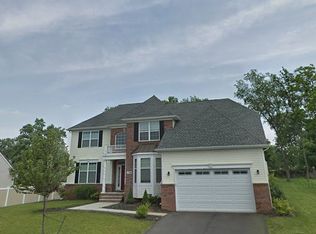 158 2nd St, Somerset, NJ 08873