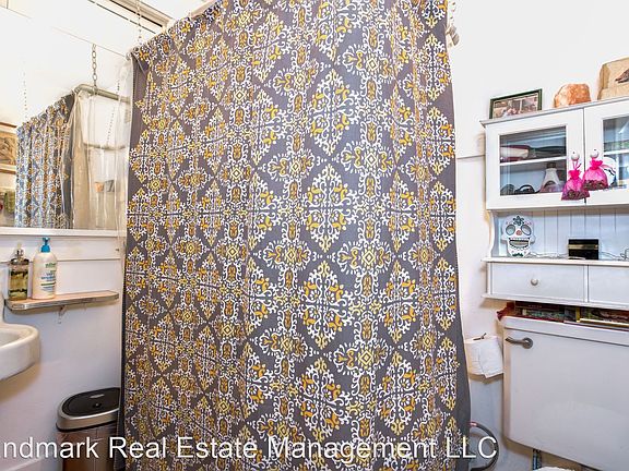 5th image of 222 N Commercial St #8355468