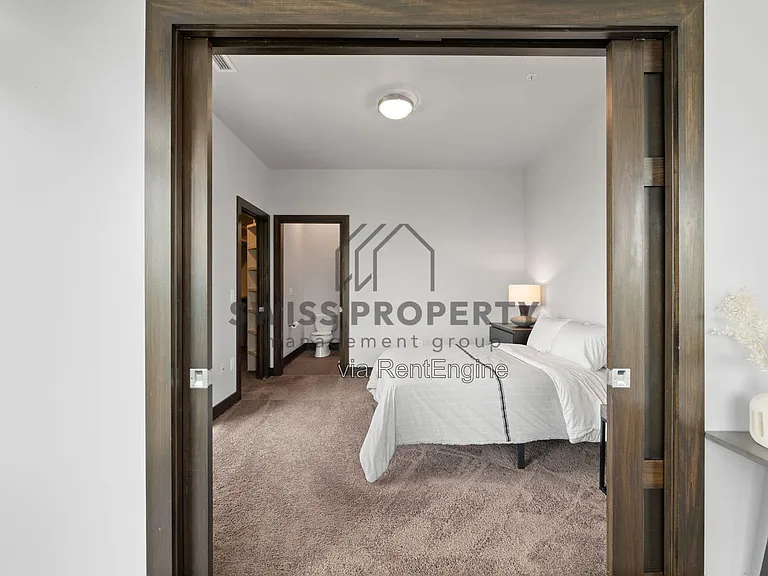 1145 N High St #504 — Photo 18