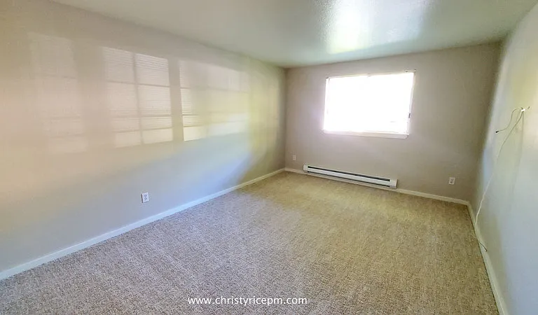 215 9th St #D201 — Photo 3