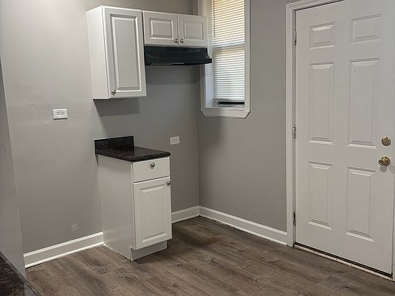 5th image of 2916 W 64th St APT 1