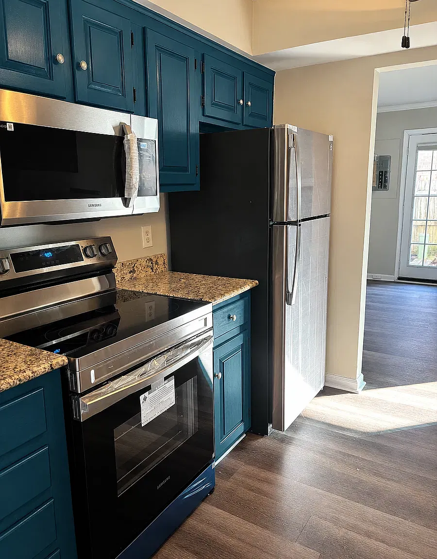 3 bed, 1.5 bath, 1264 sqft, $2,050 — Photo 3