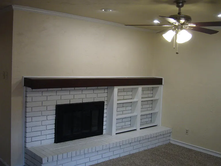 1109 Villa Downs Dr — Photo 8