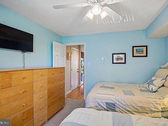 4th image of 204 33rd St #30302
