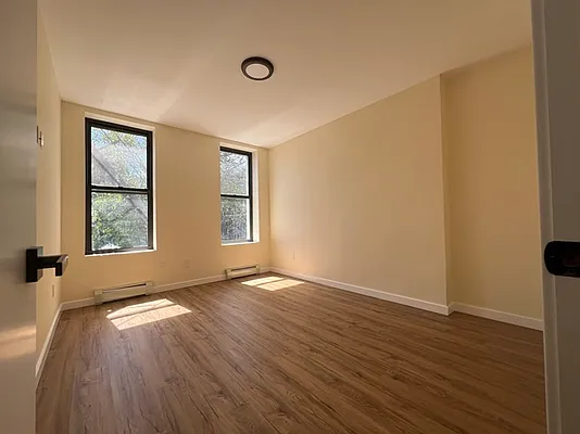 Rented by Redox Group Corp | media 13